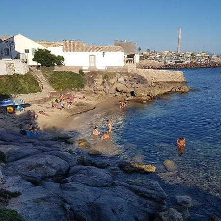 Casa Vacanze L'acero 펜션 *